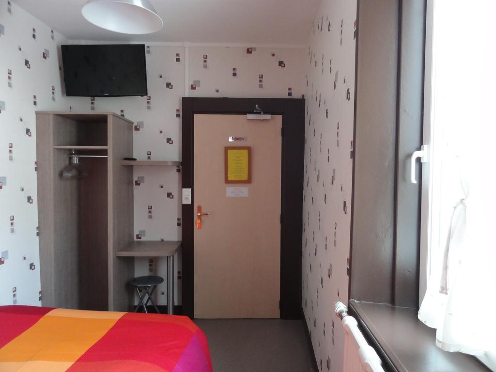 Cafe Hotel De La Gare Champagnole Εξωτερικό φωτογραφία